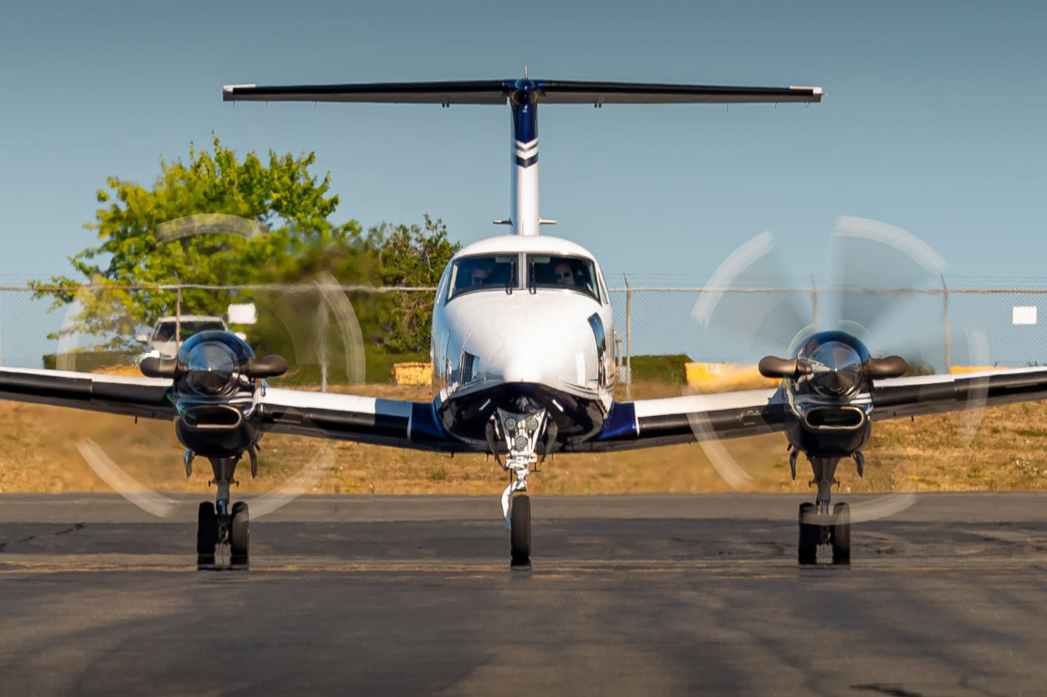 airplane front view